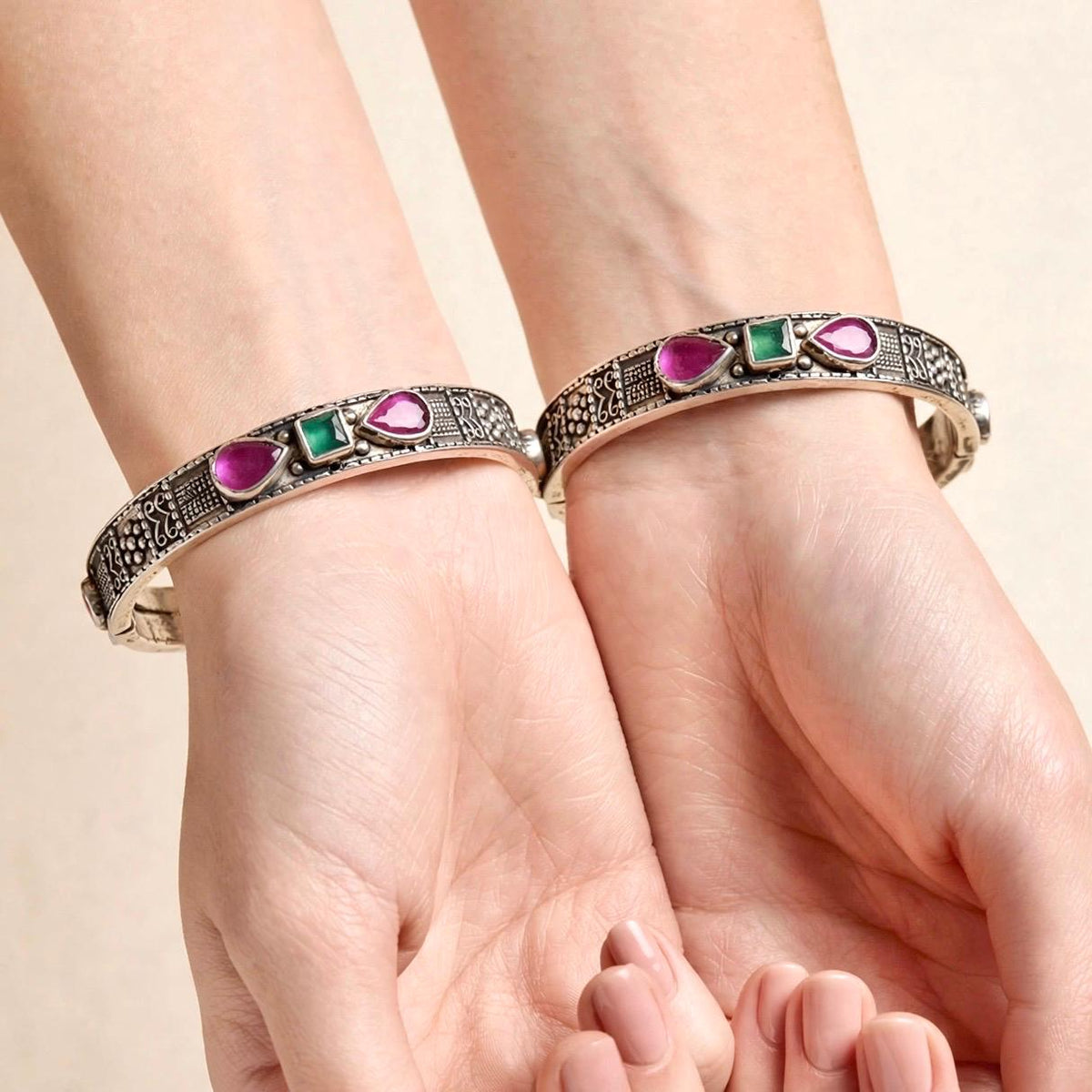 SILVER BANGLE