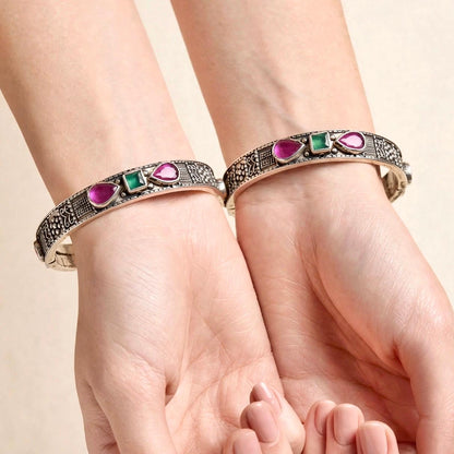 SILVER BANGLE