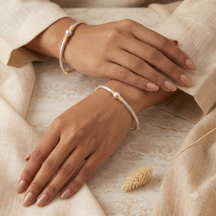 SILVER BANGLE