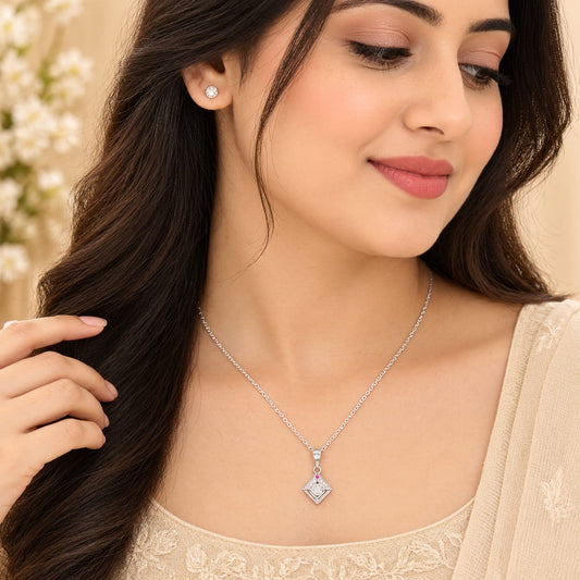 SILVER CHAIN PENDANT