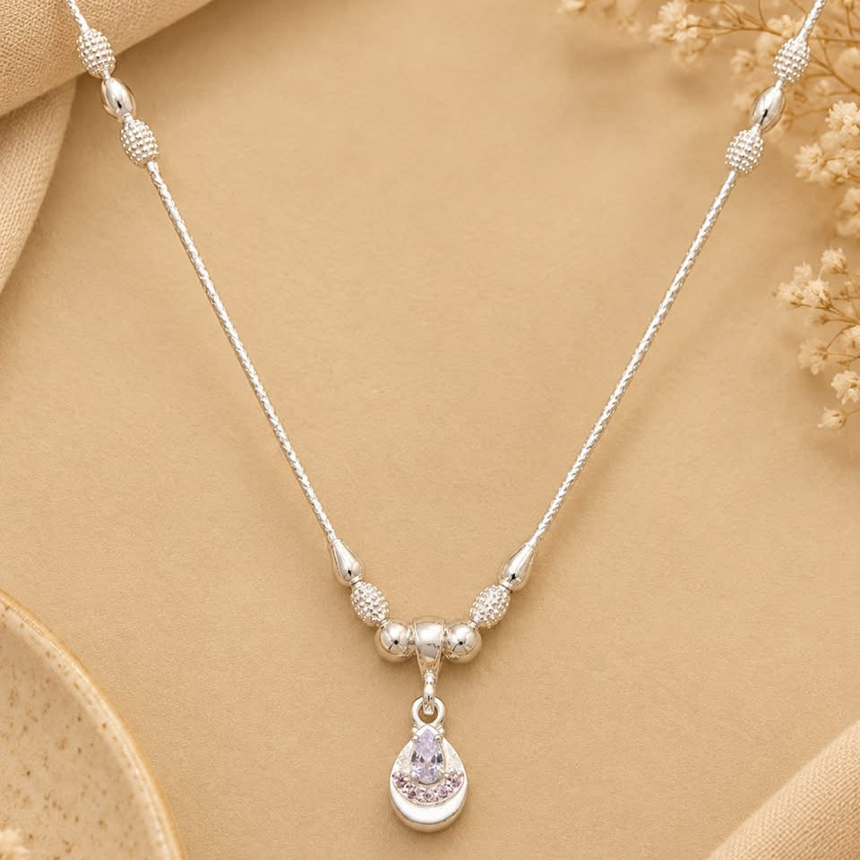 SILVER CHAIN PENDANT