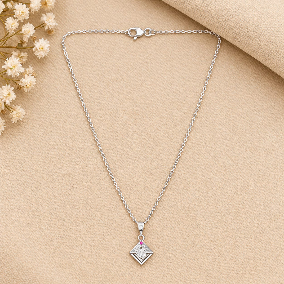 SILVER CHAIN PENDANT