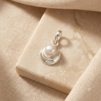 SILVER CHAND PENDANT