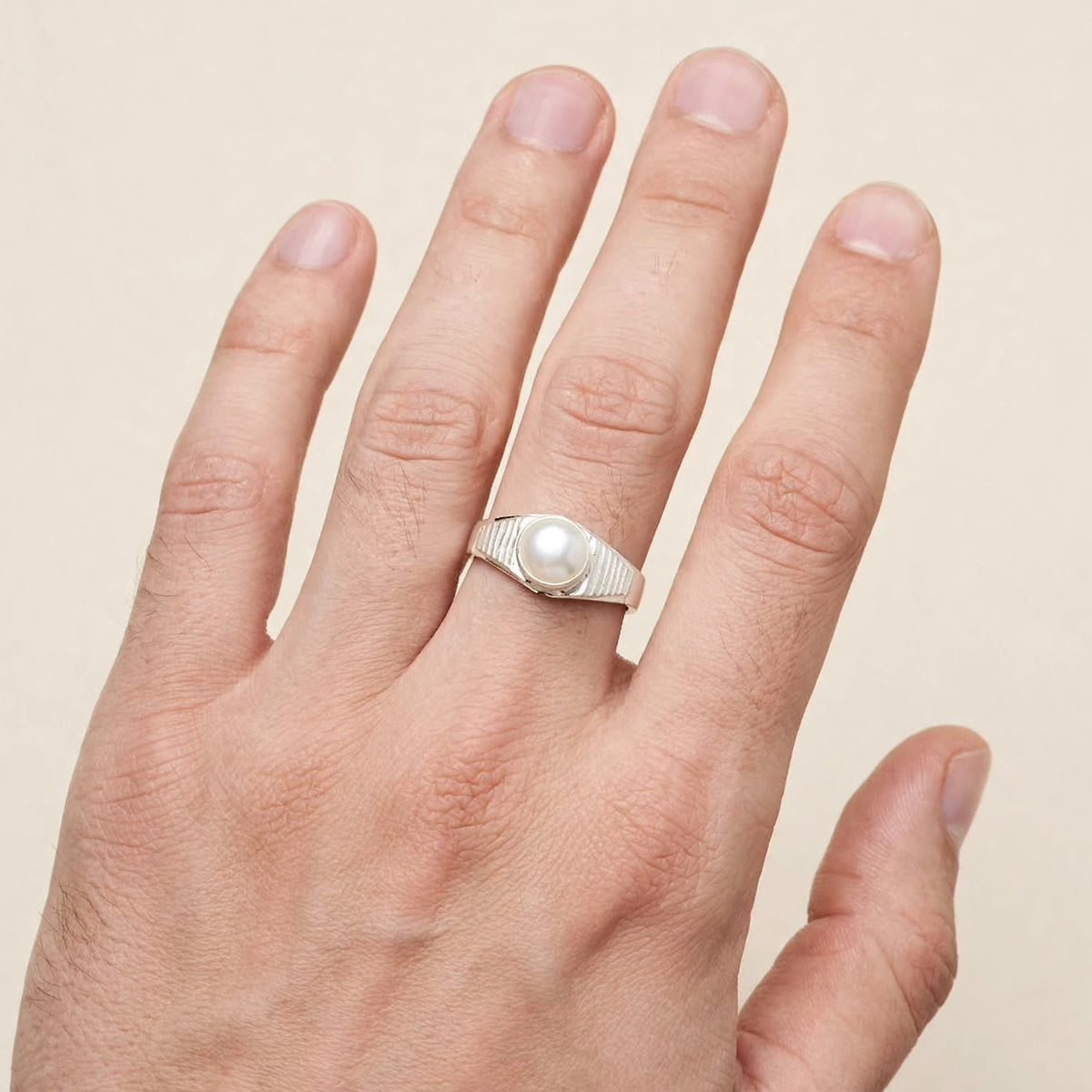 SILVER WHITE MOTI RING