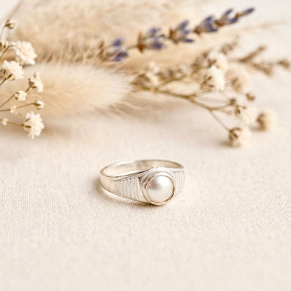 SILVER WHITE MOTI RING