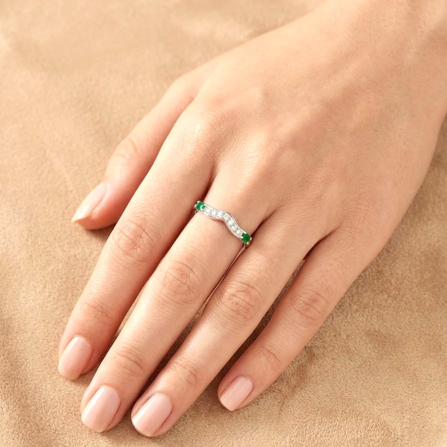 LIGHTWEIGHT SILVER RING