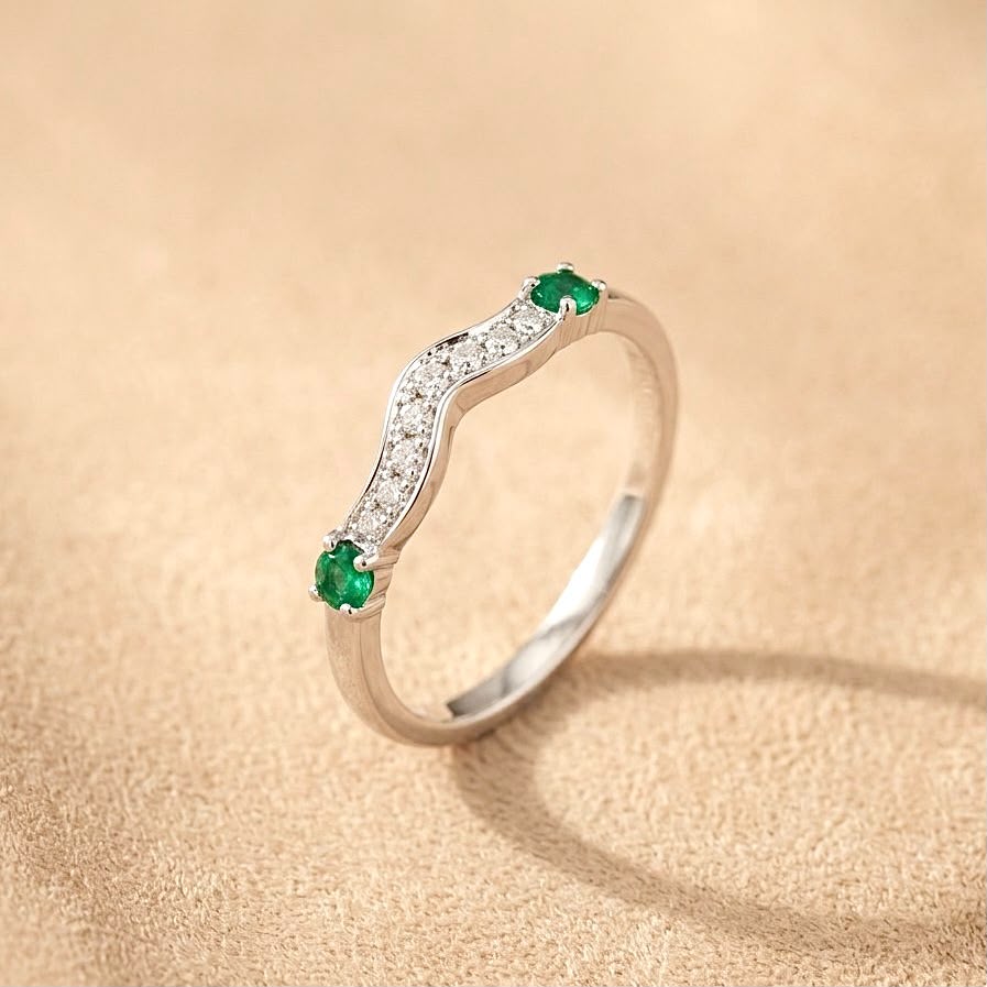 LIGHTWEIGHT SILVER RING