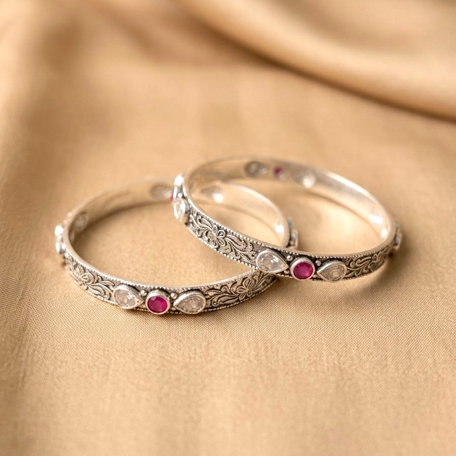 SILVER BANGLE