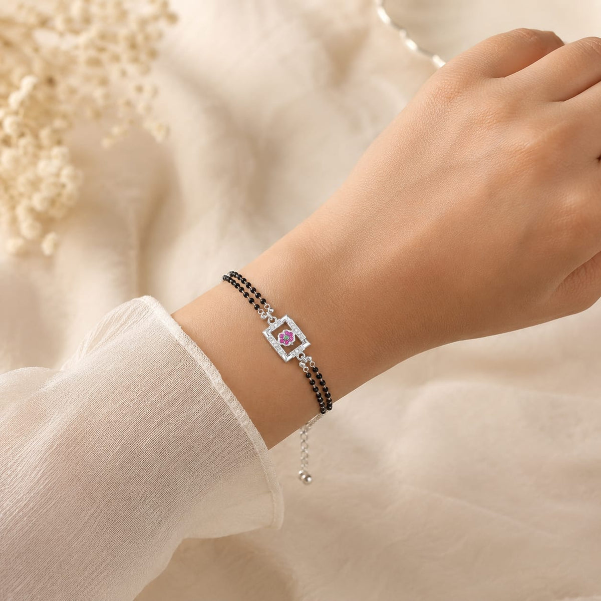 BLACK BEADS SILVER BRACELET FOR WOMAN