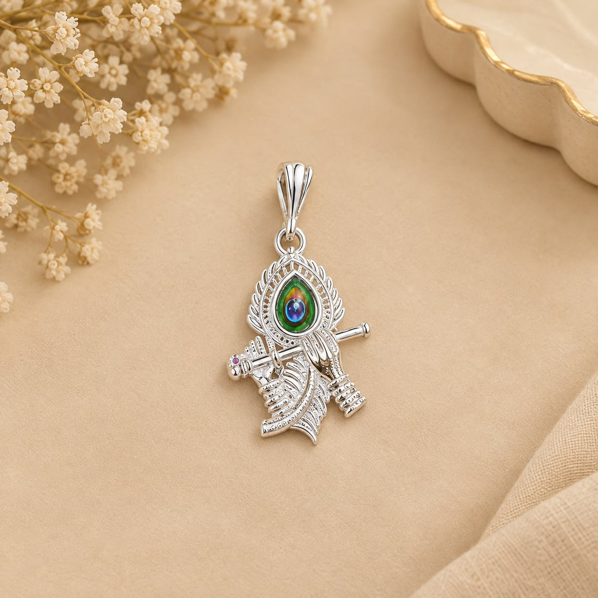 BEAUTIFUL SILVER PENDANT