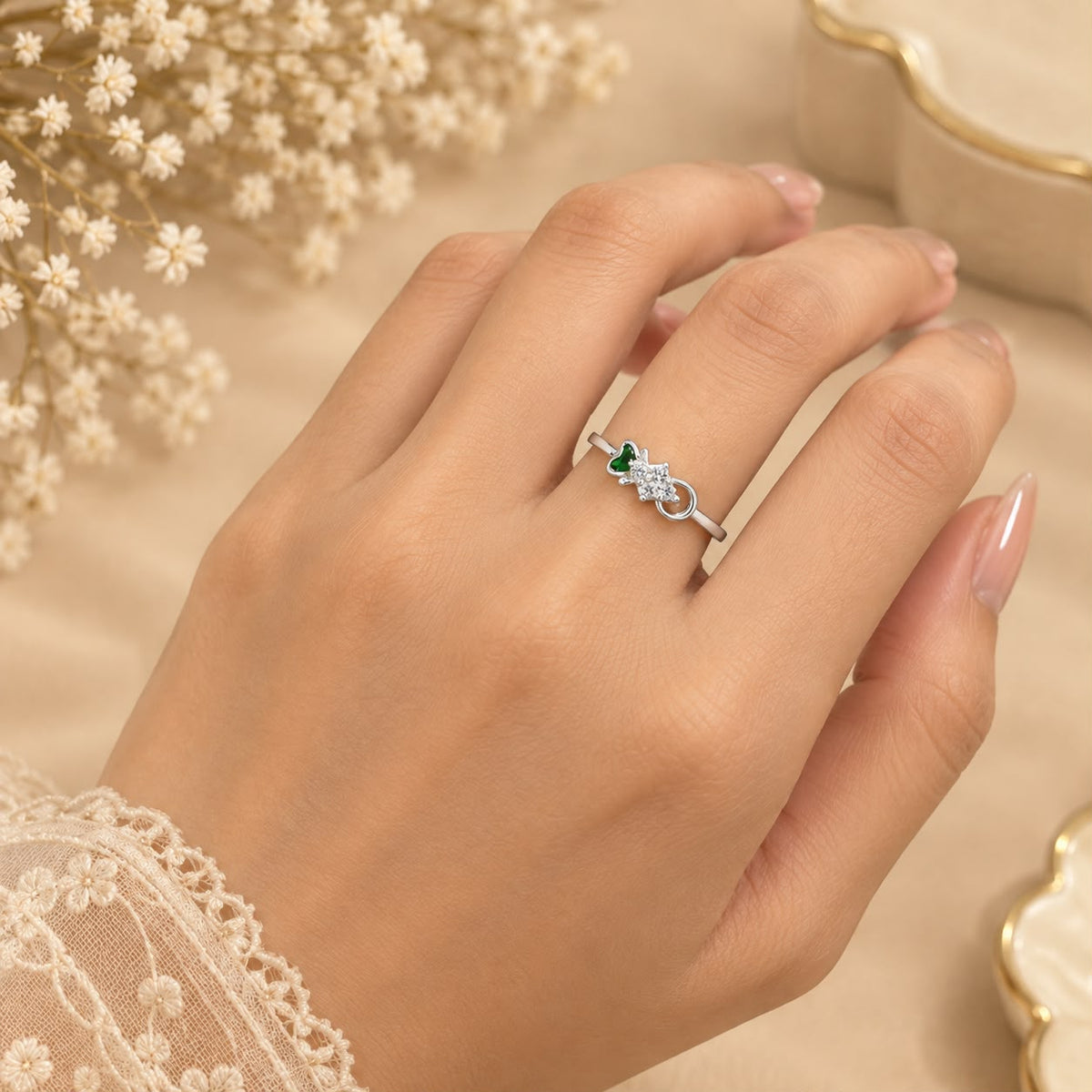 LIGHTWEIGHT SILVER RING