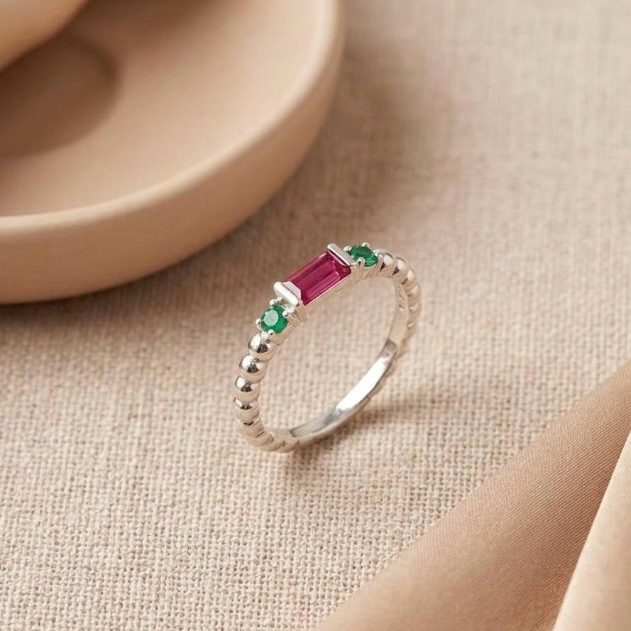 LIGHTWEIGHT SILVER RING